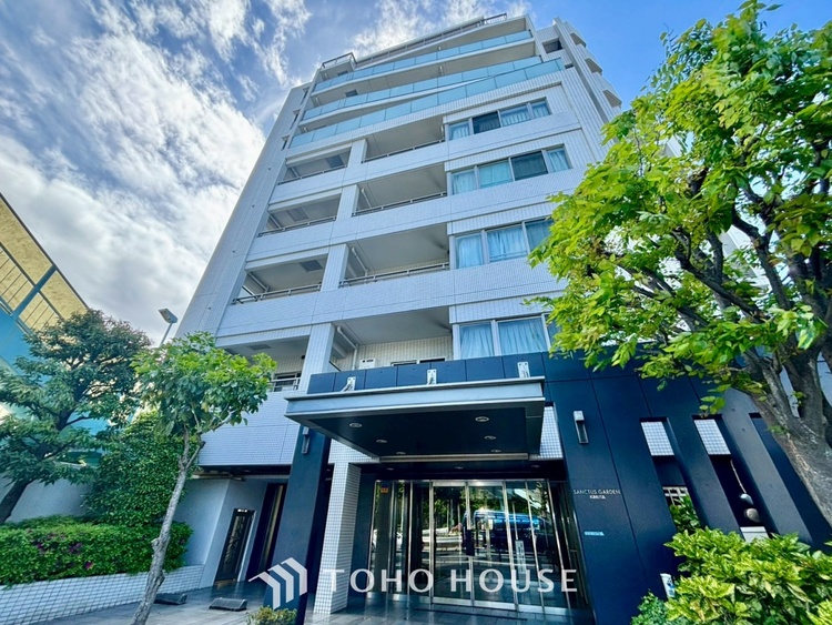 外観 ◆ここに在る◆事も無げに美しく、伝えるには筆舌に尽くし難い。豪華絢爛や華美と言う事ではなく、住まう者にとって暮らし易く心地がいいと言う美しさがこの住まいには込められている。