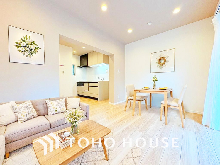 内装 広がりのある住空間、開放感のあるリビング・ダイニング(家具は全てCGです)