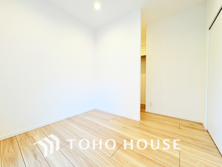 内装 シンプルですっきりとした室内は飽きのこない居心地の良い雰囲気