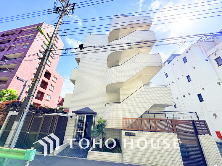 外観 〜人気の田園都市線「用賀」駅徒歩2分の好立地〜充実の設備が揃った新規リノベーション済1LDK〜