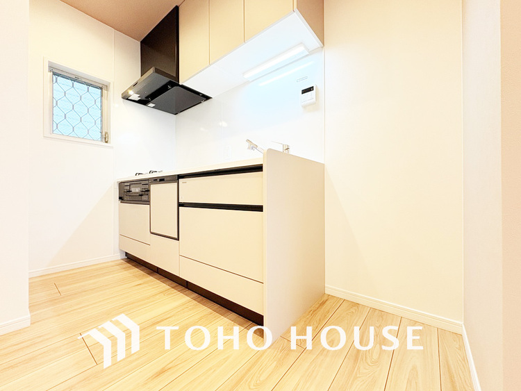 キッチン シンプルな部屋の雰囲気に溶け合うナチュラルキッチン