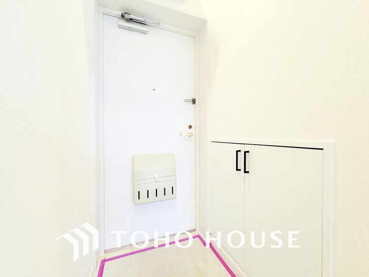 玄関 白い清潔感のある玄関です