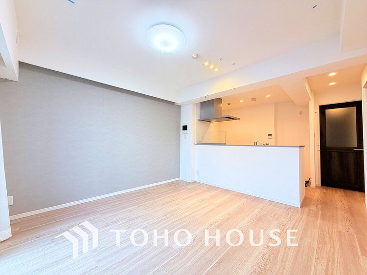 内装 上質な時間を育む暮らしのメインステージ。寛ぎとコミュニケーションを育む居心地のよい場所