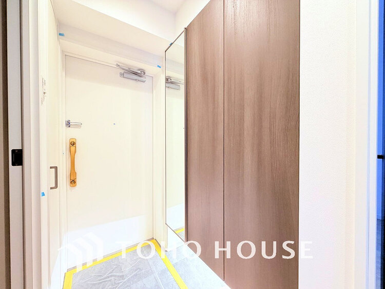 玄関 落ち着いた雰囲気の玄関、家族の帰りを暖かく迎えてくれます