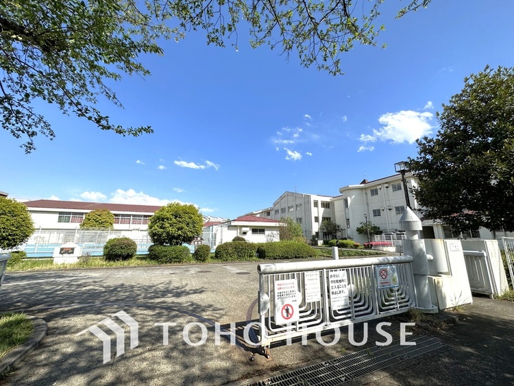 周辺 多摩市立大松台小学校　距離1400ｍ