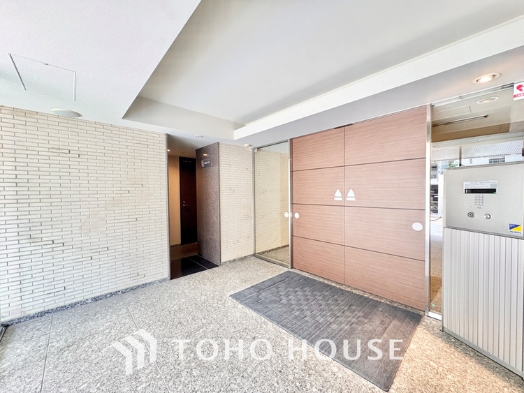 エントランス ほんの少しのこだわり。ちょっとした色使いがその家がもつ雰囲気を醸し出します