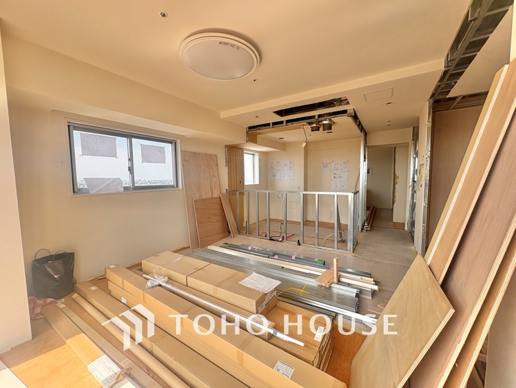 内装 【改装中】高級感漂う設えとゆとりある広さで安心をもたらす特別な場所。暮らしの中心にふさわしい空間です。