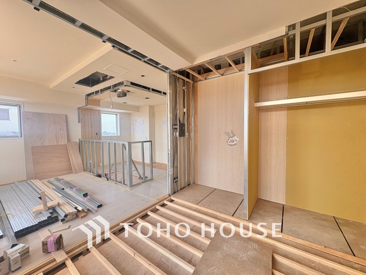 内装 【改装中】ここにはみんなが集い、食事と楽しい会話が始まる。