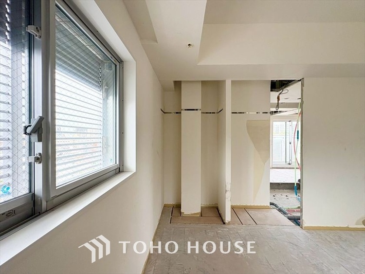 内装 現在改装中◆simple is best◆無駄のない綺麗なつくりのリビングルームであなただけの暮らしを。