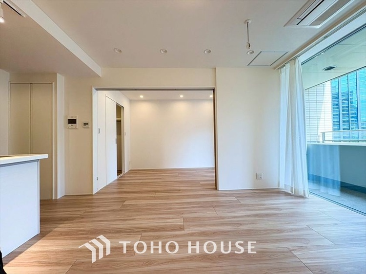 内装 【LIVING】◆住む喜び、楽しさ、感動◆を君と共有したい。いつまでもずっと家族を見渡せるこの広い空間で。