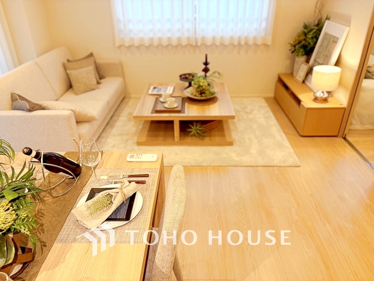 内装 【LIVING】◆Sunshine◆光が燦々と入り、いるだけで気持ちいい。「開放的でゆとりあるお部屋です。