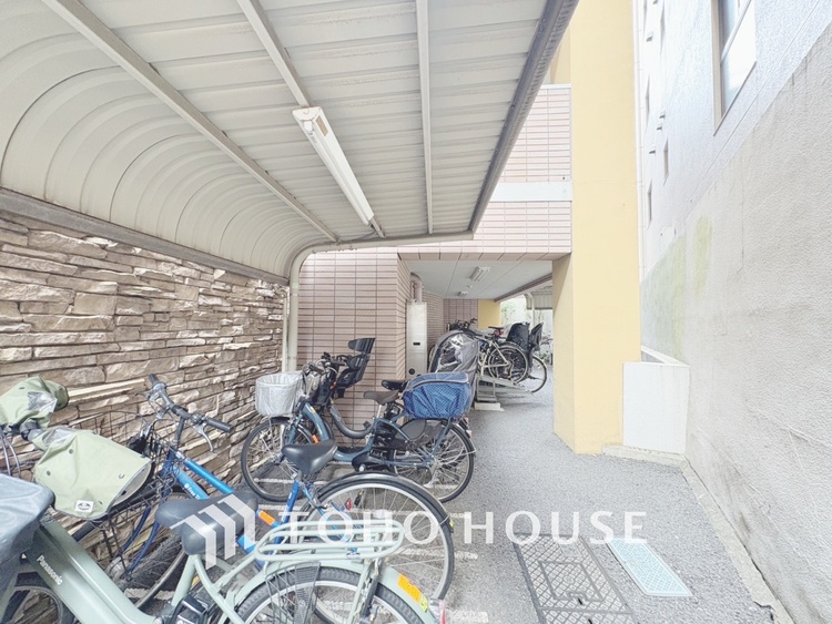 その他 【BICYCLE PAEKING LOT】◆駐輪場◆快適な生活には欠かせない自転車。開放的な駐輪場がございます。