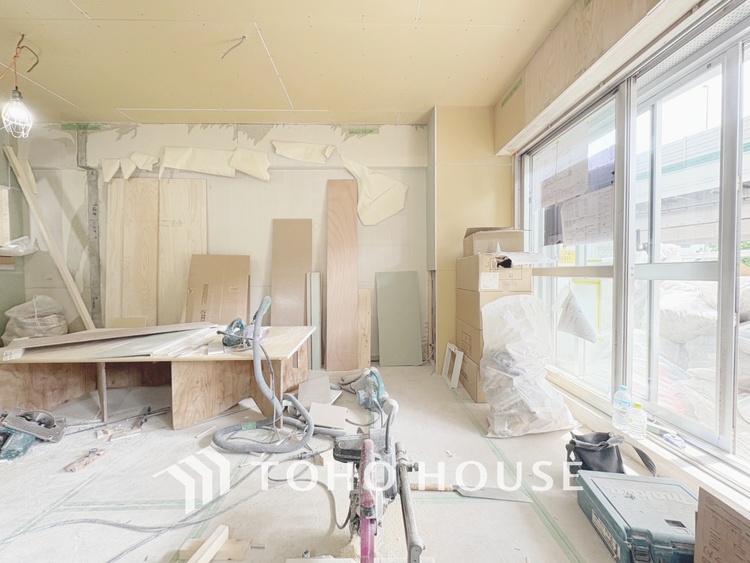 内装 現在改装中◆眩い◆光が燦々と入り、家族の笑顔を照らす。「いつまでも続いて」と願う夢のような毎日がここにある。