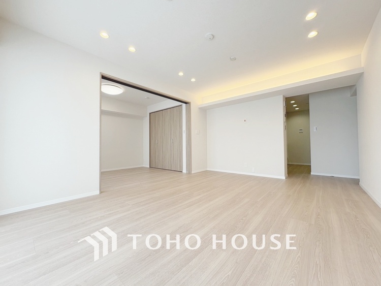 内装 【LIVING】◆眩い◆光が燦々と入り、家族の笑顔を照らす。「いつまでも続いて」と願う夢のような毎日がここにある。