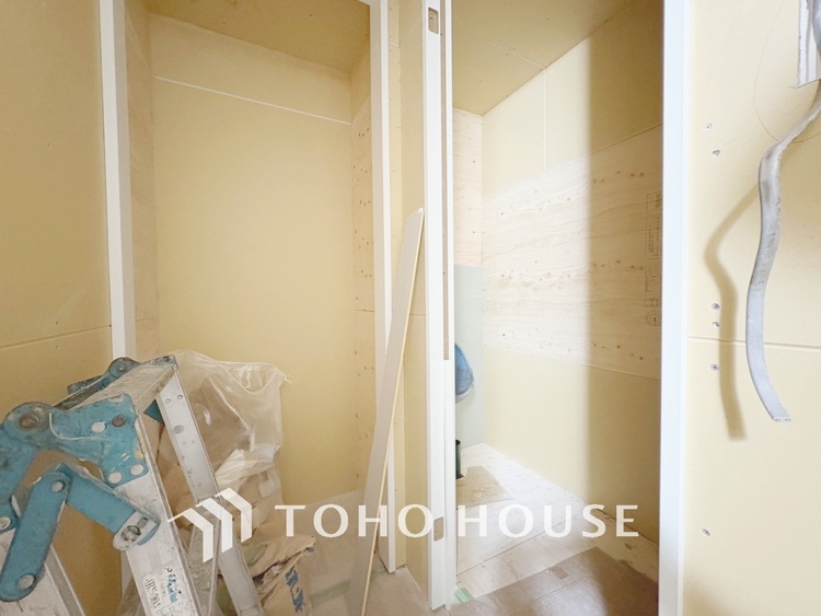 トイレ 現在改装中◆快適◆な生活に不可欠。節水型の高性能トイレを新設。