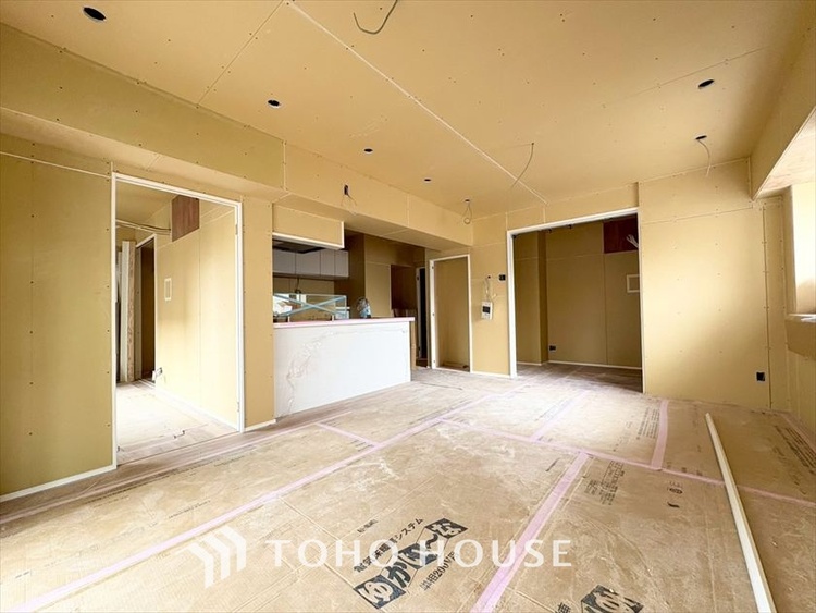 内装 現在改装中◆住む喜び、楽しさ、感動◆を君と共有したい。いつまでもずっと家族を見渡せるこの広い空間で。