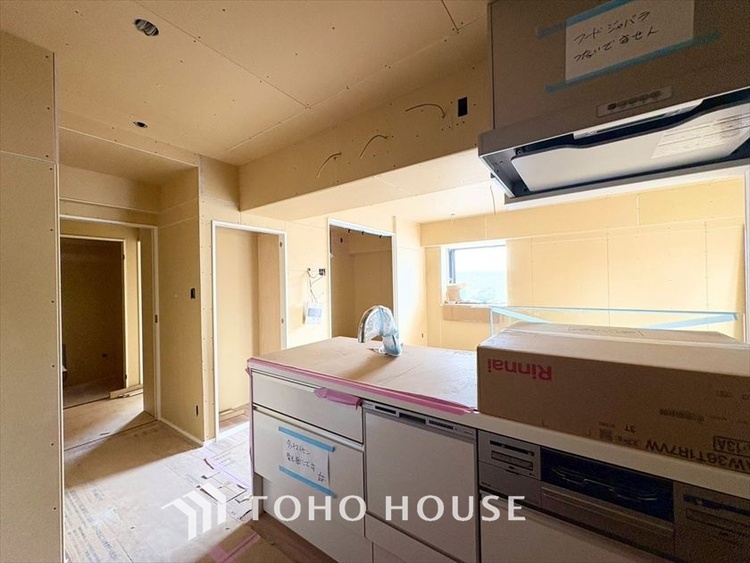 キッチン 現在改装中◆家族のおはよう◆の声を笑顔で迎えてあげられるシステムキッチン。朝ごはんが楽しみでちょっと早起きしたくなるんです。