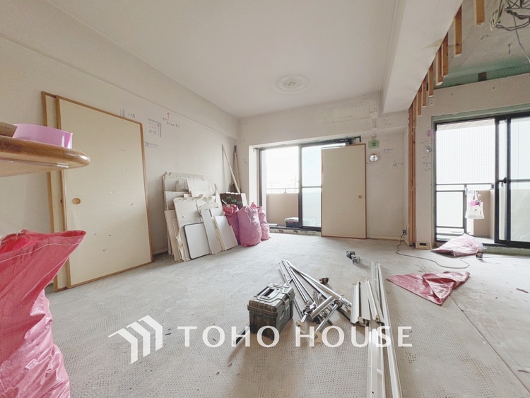 内装 現在改装中◆Sunshine◆光が燦々と入り、いるだけで気持ちいい。「開放的でゆとりあるお部屋です。」