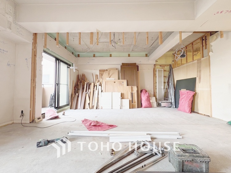 内装 現在改装中◆simple is best◆無駄のない綺麗なつくりのリビングルームであなただけの暮らしを。