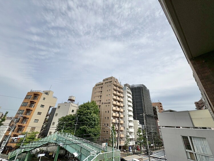 その他 眺望や窓からの景色が良いと、家で過ごす時間も快適です。