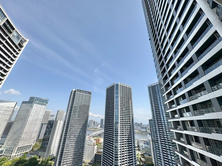その他 眺望や窓からの景色が良いと、家で過ごす時間も快適です。