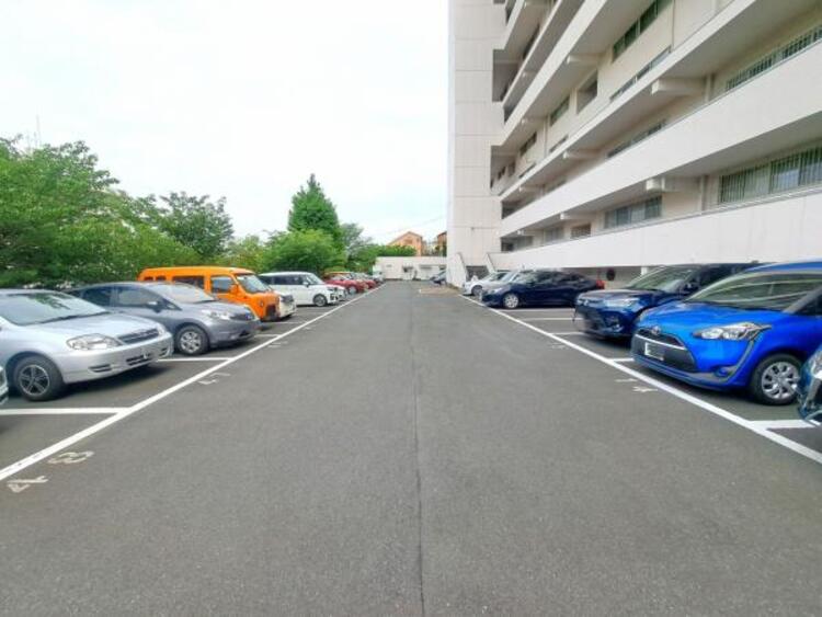 駐車場 敷地内に設けられた駐車スペース。（2026.4.24撮影）