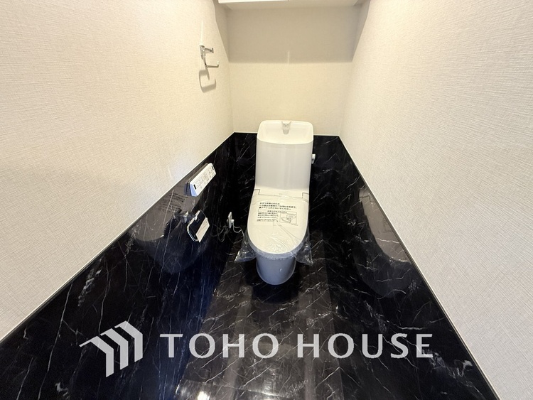 トイレ トイレには快適な温水洗浄便座付