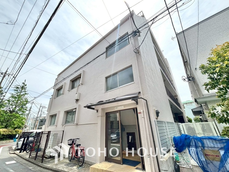 外観 漂う上質な空気感、マンションに入れば「おかえりなさい」と笑顔で迎えてくれるエントランス。最良の心配りを感じるマンションでした。