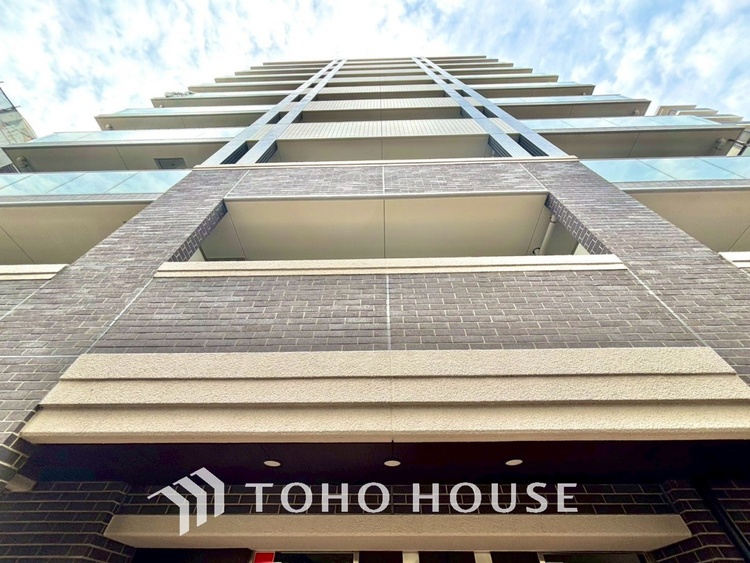 外観 漂う上質な空気感、マンションに入れば「おかえりなさい」と笑顔で迎えてくれるエントランス。最良の心配りを感じるマンションでした。