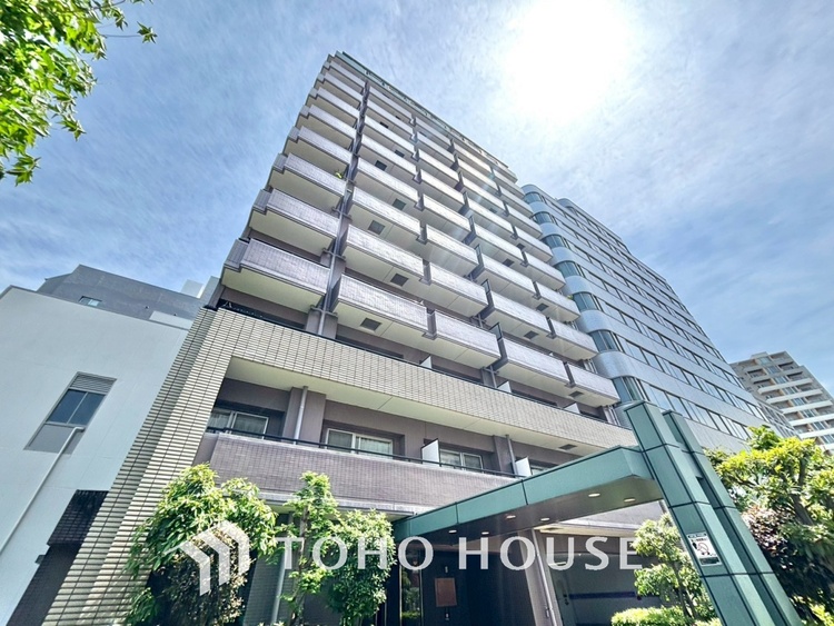 外観 漂う上質な空気感、マンションに入れば「おかえりなさい」と笑顔で迎えてくれるエントランス。最良の心配りを感じるマンションでした。