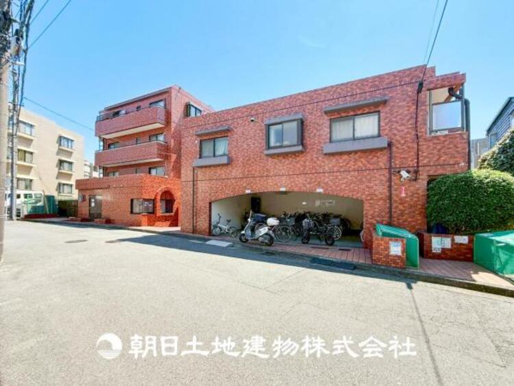 外観 【外観写真】デザインされた空間と競い合うかのような充実した建物と共に大切な家族の思い出を刻んでいきます。