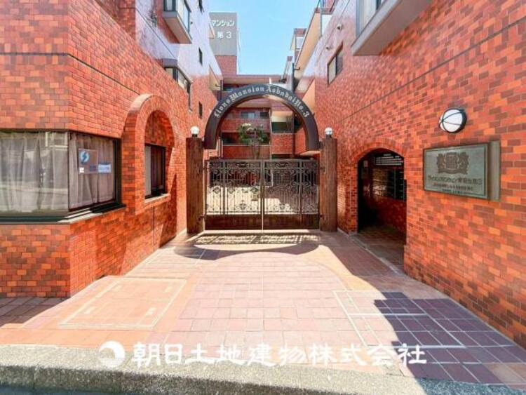 外観 【外観写真】表現された空間はたくさんの光を浴び、風を感じ、暮らしの時間を豊かにしてくれます。