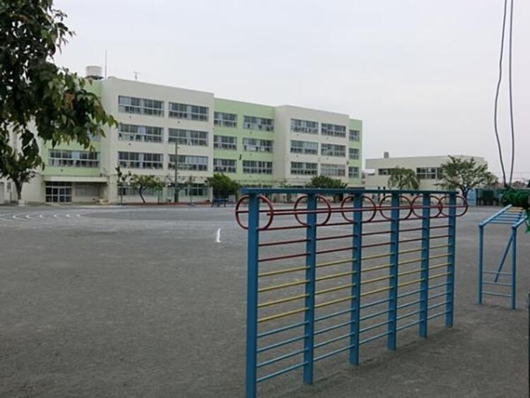 周辺 横浜市立上白根小学校まで約680ｍ