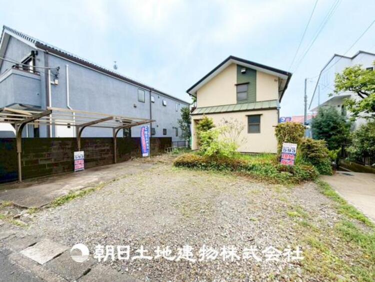 外観 【外観写真】シンプルで洗練された外観が特徴のモダンな一軒家です。