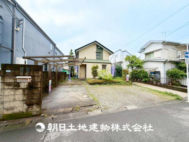 外観 【外観写真】直線的なフォルムと落ち着いた色合いが、都会的な雰囲気を演出しています。
