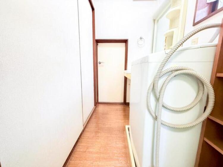 洗面 【洗面・脱衣所】使用頻度の高い場所だからこそ便利な空間に。多人数での使用も考えた便利な空間です。