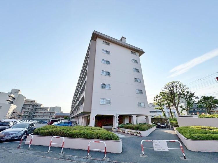 外観 現地に足をお運びいただいた際には、周辺散策などをお勧めいたします。