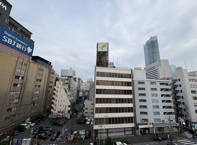 バルコニー 頬をなでる、優しい風を感じることが出来ます。