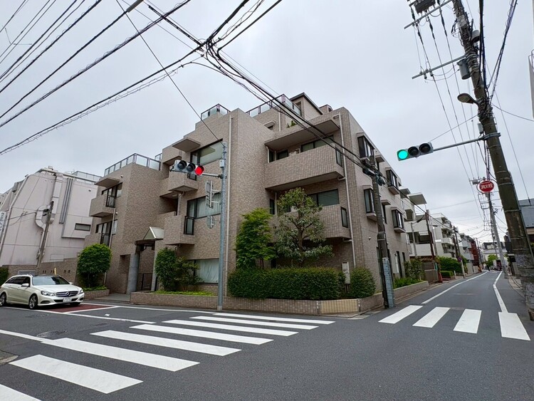 その他 飽きのこないシンプルモダンな外観です。