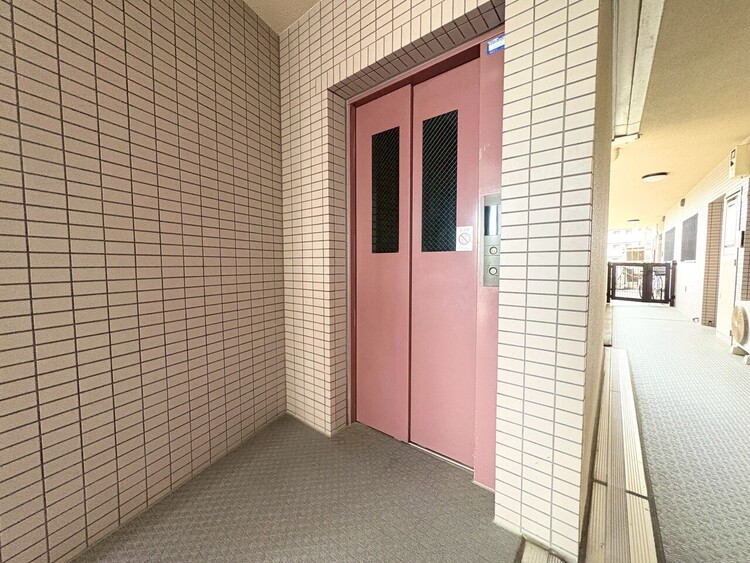 その他 エレベーター完備のため荷物が多くなっても安心。