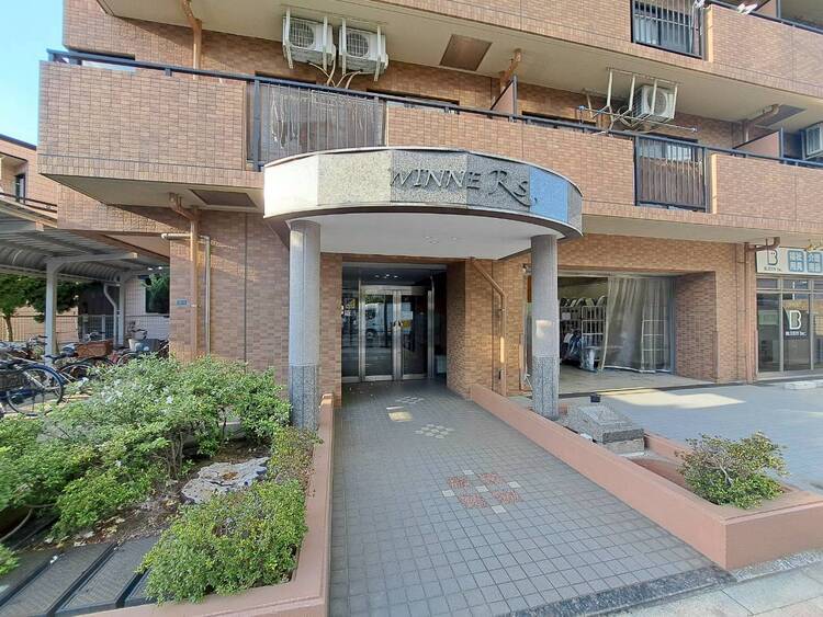 その他 上質感漂う玄関アプローチです。