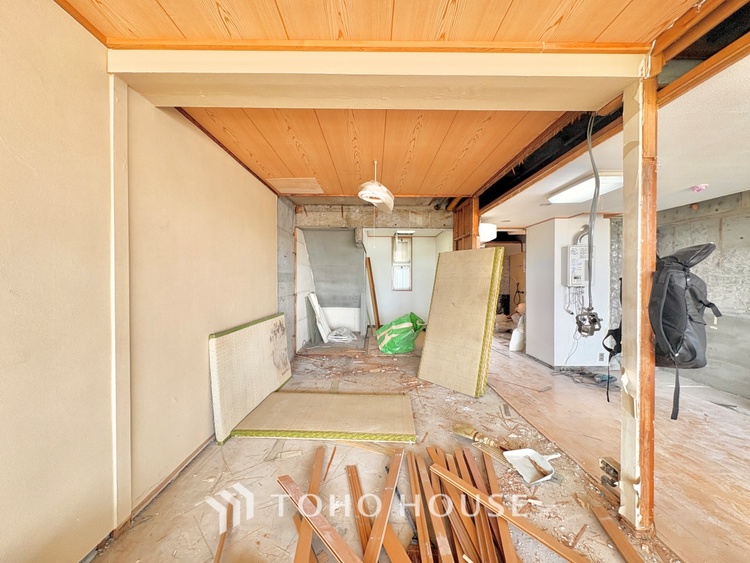 内装 【改装中】風の通り道。舞い込んでくる風が優しく躍り、室内に爽やかな空気を運んでくる。