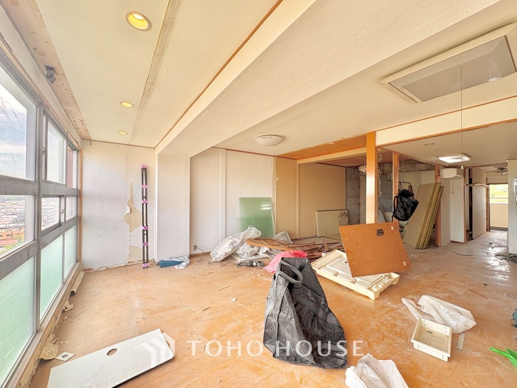内装 【改装中】◆瀟洒な空間◆落ち着きのある彩が見事に調和させた瀟洒な空間を演出。ここに集まる家族の会話と笑顔が絶え間なく続く幸せな空間。