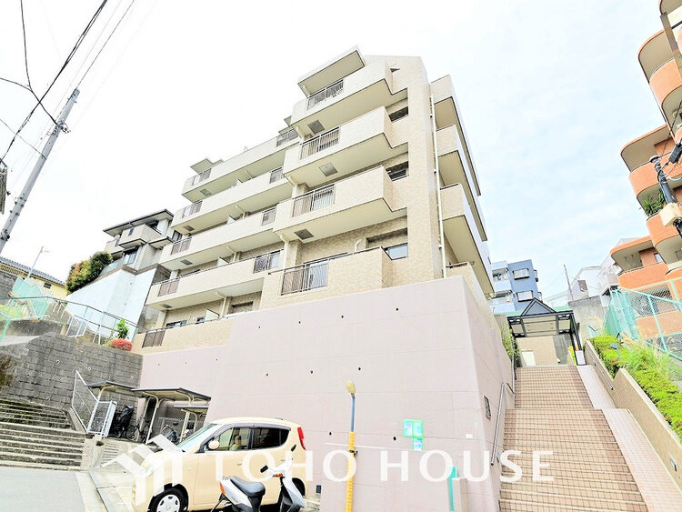 外観 〜たいせつなペットと暮らせるリノベーションマンション〜南東向き、角部屋のため陽当たり良好〜