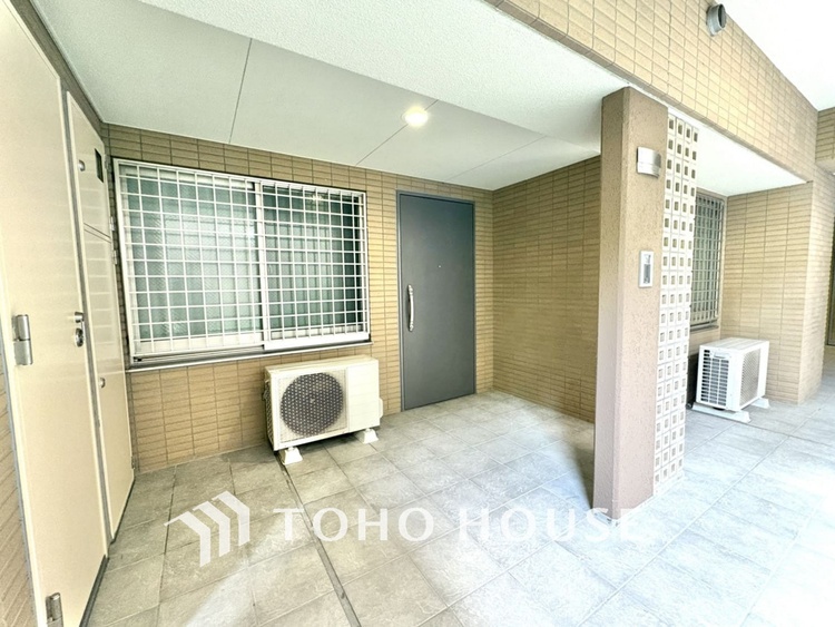 その他 採光や風通しを考えて設計された間取り。近隣との視線を考え、街全体で調整される窓位置。外観だけでなく、そこに住まうご家族の心地よさを最優先しました。