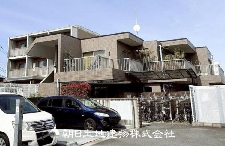 外観 【外観写真】その家から感じられる、気品・上質・重厚感・極細やかさ、そのすべては見た者に安らぎを与える特別な空間です。ここに住むからこそ意味がある。すべての（始まり）をここから迎えましょう。