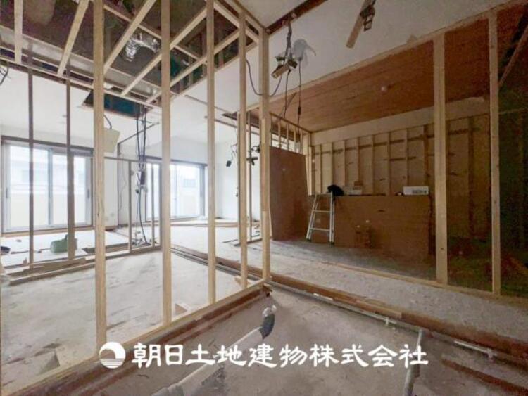 キッチン 【キッチン】住宅の主役でもあり、日常生活を過ごす上で重要な水回りでもあるからこそ機能性・デザイン性に拘りました。お掃除のしやすいシステムキッチンを設置しました。
