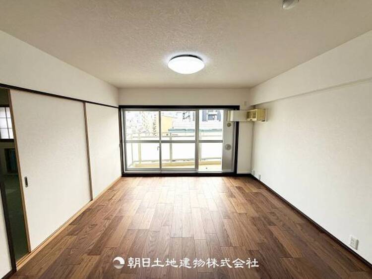 居間 家事をしながら眺めるリビングの風景です。