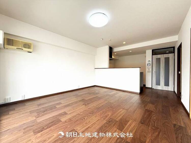 居間 