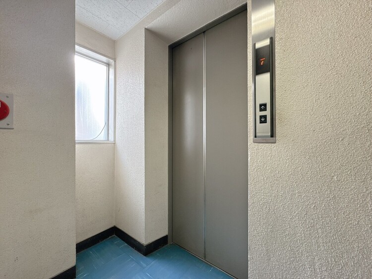 設備 エレベーターの管理も、きちんと行き届いてます。